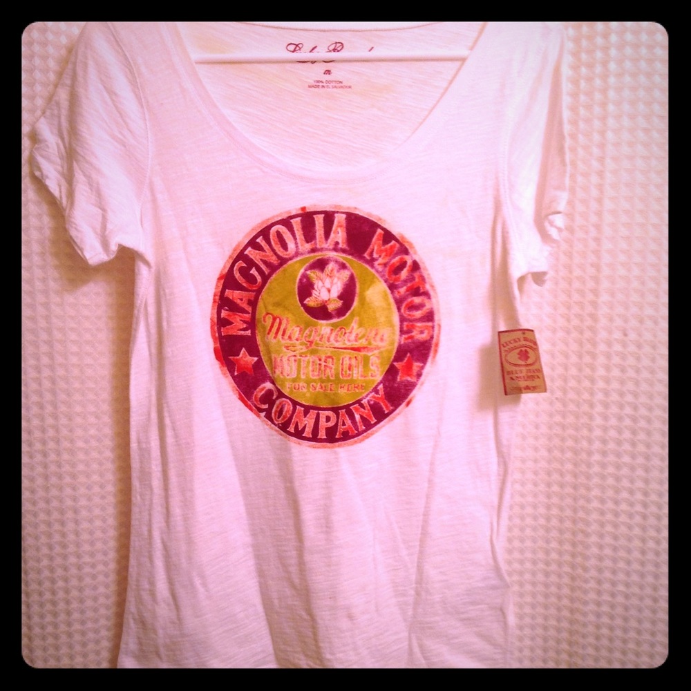🆕🏷~ Lucky Brand Tee Shirt 🌺
